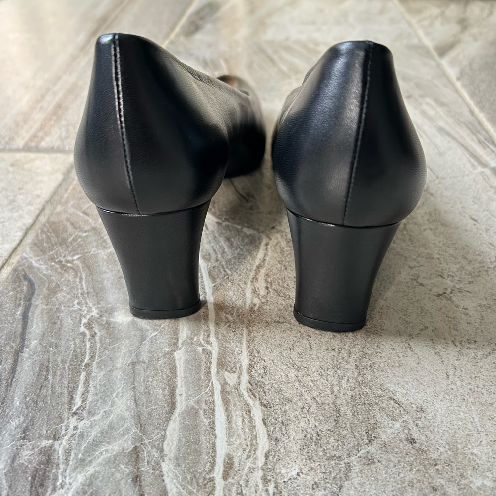 NWOB Stuart Weitzman Chic Pump Black Nappa Leather Heels Size 9.5N (Narrow) - Picture 7 of 10